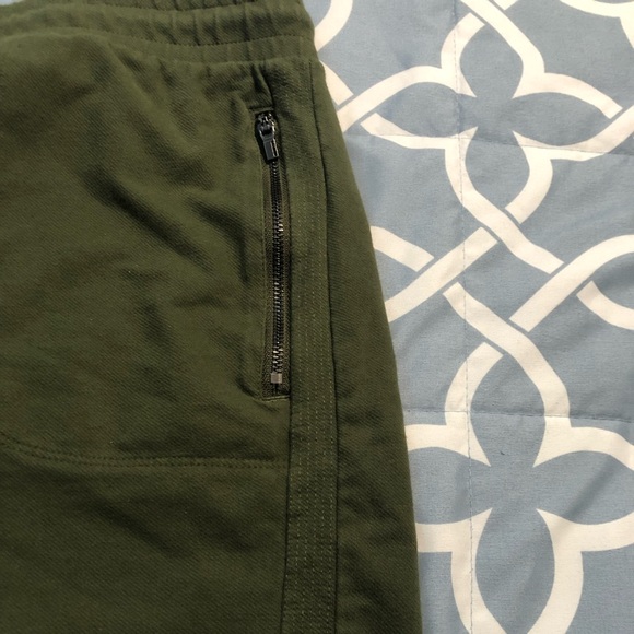 Green Athletic Works Women's Commuter Shorts - Picture 8 of 11